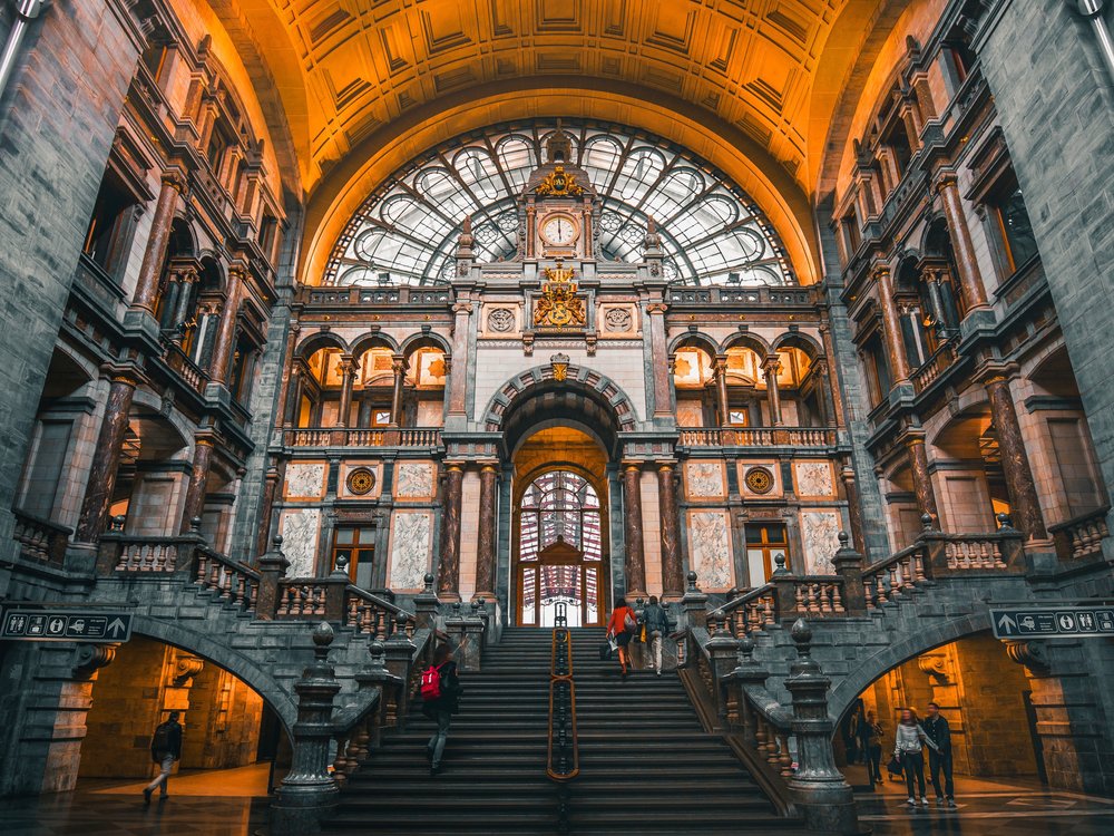 Der Hauptbahnhof in Antwerpen ist einen Besuch wert.