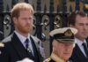 Prinz Harry (l.) und König Charles III. bei der Beerdigung von Queen Elizabeth II.