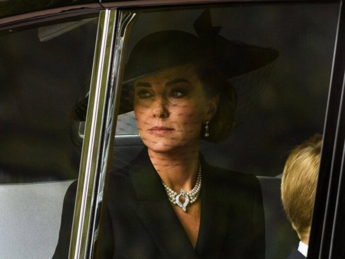 Prinzessin Kate mit besonderem Schmuck zu Ehren von Queen Elizabeth II.
