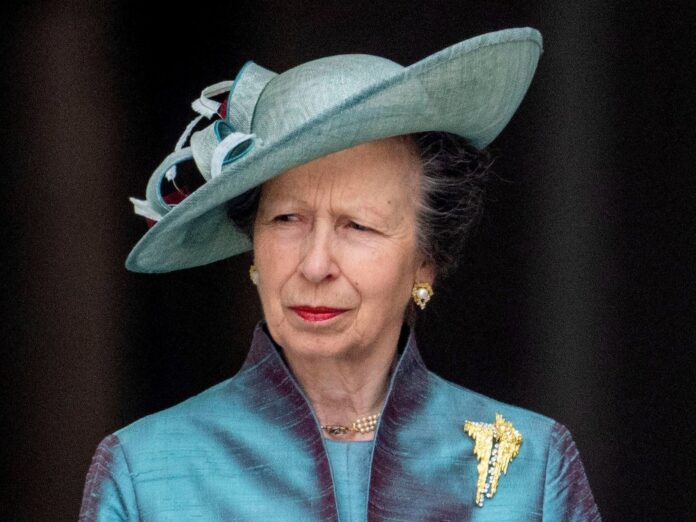 Prinzessin Anne war die letzten 24 Stunden an der Seite der Queen.