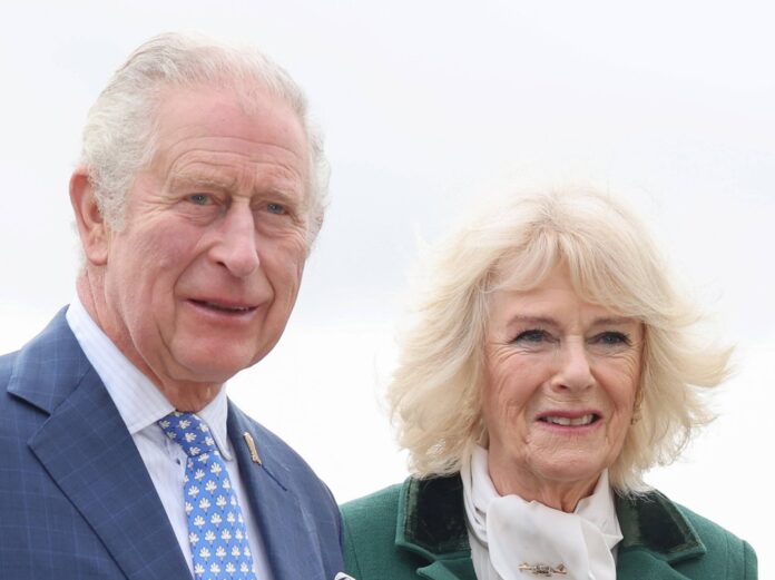 König Charles III. und Königsgemahlin Camilla verschicken nun offizielle Geburtstagsgrüße aus dem Palast.