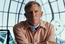 Daniel Craig bekommt es in "Glass Onion: A Knives Out Mystery" mit einem weiteren Mordfall zu tun.
