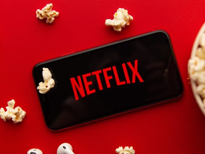 Netflix führt ein günstigeres Abo ein. Bei dieser Option wird aber Werbung gezeigt.