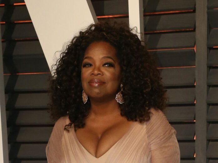 Bei Oprah Winfrey wurden 2021 zwei Knieoperationen nötig.