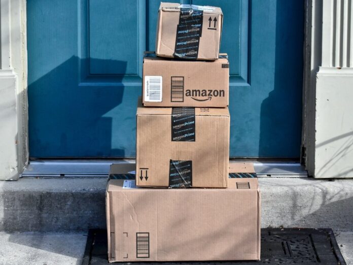Bei manch Amazon-Nutzerin und -Nutzer dürften bald wieder einige Pakete eintrudeln.