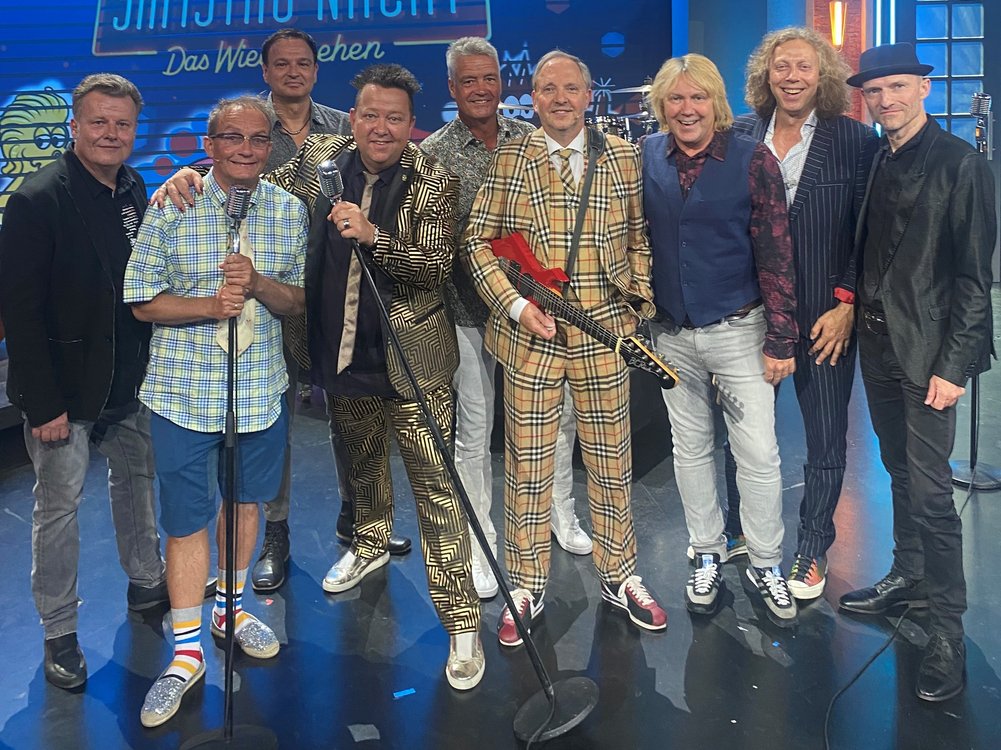 Die Prinzen um Frontmann Sebastian Krumbiegel treten mit Wigald Boning und Olli Dittrich alias Die Doofen bei "RTL Samstag Nacht - das Wiedersehen" auf.