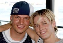 Nick Carter (l.) und sein jüngerer Bruder Aaron im Jahr 2003 in New York.