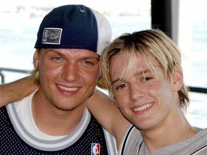 Nick Carter (l.) und sein jüngerer Bruder Aaron im Jahr 2003 in New York.