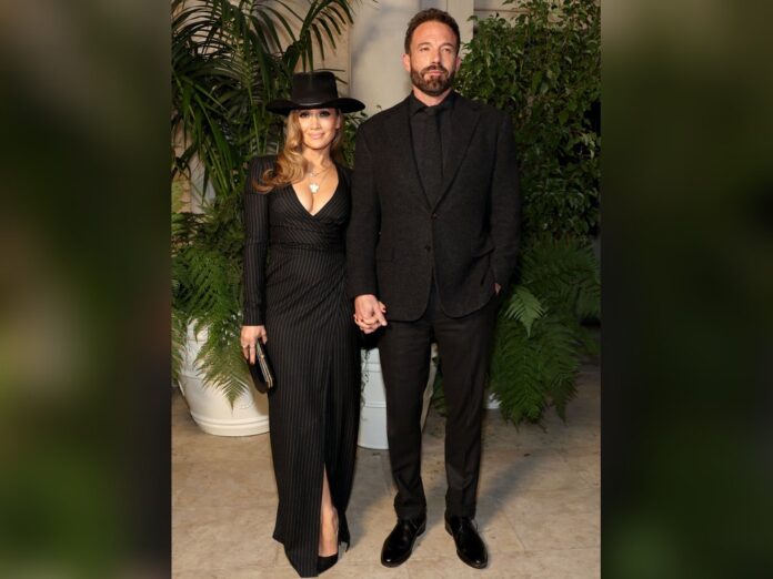 Jennifer Lopez und Ben Affleck bei der Ralph Lauren Spring 2023 Fashion Experience.