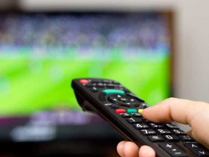 Deutlich weniger TV-Zuschauer als noch 2018 schalteten zum Eröffnungsspiel der Fußball-Weltmeisterschaft in Katar ein.