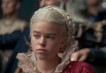 Prinzessin Rhaenyra Targaryen - hier gespielt von Milly Alcock - trägt das typische Eisblond ihrer Familie.