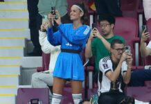 Izabel Goulart beim Spiel Deutschland gegen Japan auf der Tribüne.