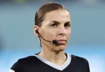 Stéphanie Frappart wird als erste Schiedsrichterin ein WM-Spiel leiten.