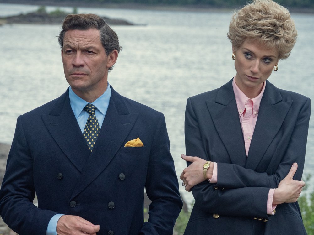 Dominic West als Prinz Charles und Elizabeth Debicki als Diana in Staffel fünf der Netflix-Serie "The Crown".