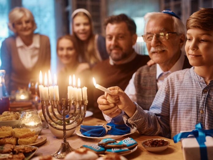 Das jüdische Lichterfest Chanukka findet dieses Jahr vom 18. bis 26. Dezember statt.