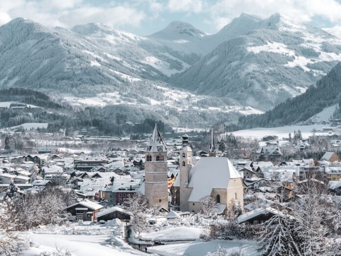 Winterwonderland in Tirol: Kitzbühel ist eine Reise wert.