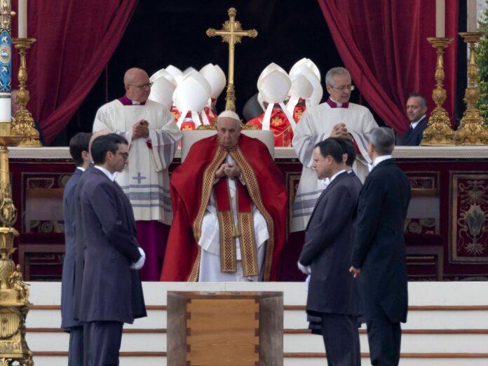 In Rom hat die Welt Abschied von Benedikt XVI. genommen.