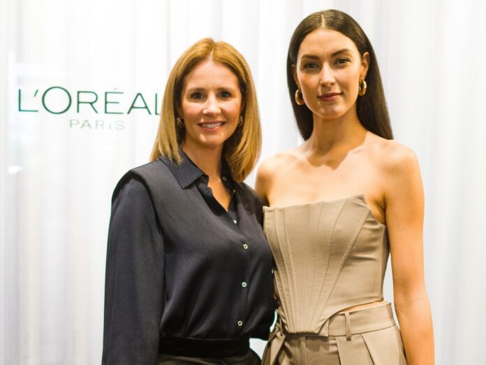 Mareile Höppner (l.) und Rebecca Mir beim Beauty-Lunch von L'Oréal Paris auf der Berlin Fashion Week.