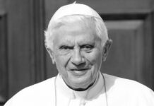 Benedikt XVI. (1927-2022) war von 2005 bis 2013 Oberhaupt der römisch-katholischen Kirche.