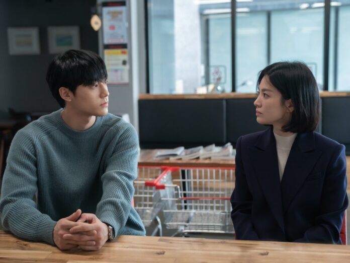 Lee Do-hyun (li.) und Song Hye-kyo überzeugen die Zuschauer in Netflix' 