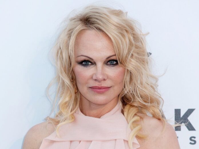 In ihren Memoiren berichtet Pamela Anderson unter anderem über ihre erste Ehe mit Tommy Lee.