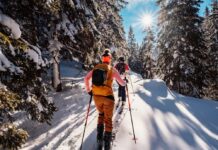 Eine Woche Urlaub im Schnee bietet viele Möglichkeiten für Outdoor-Sportaktivitäten: Das muss für Skitouren