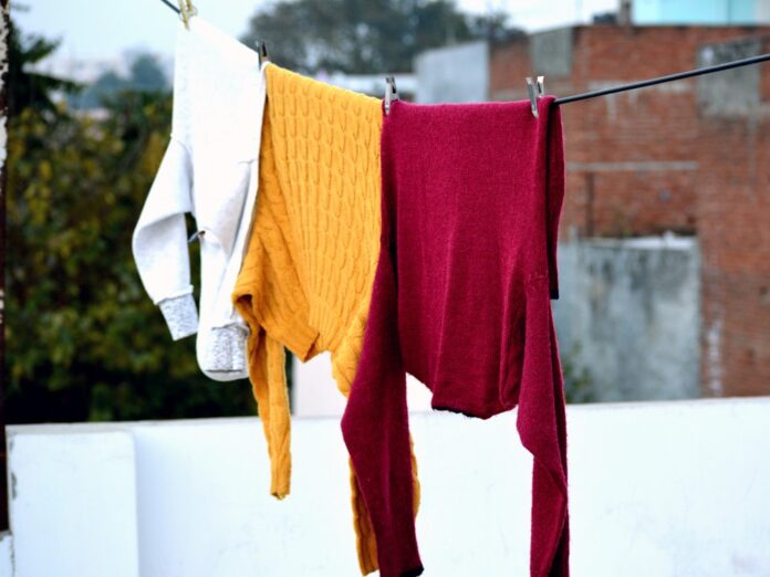 Wäsche kann unter den richtigen Voraussetzungen auch im Winter draußen trocknen.
