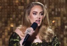 Ein Fan hat Superstar Adele während eines Konzerts in Las Vegas zu Tränen gerührt.