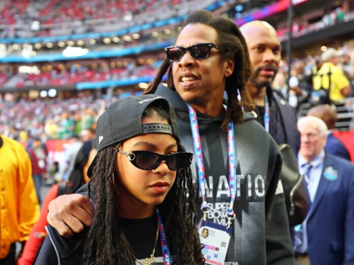 Jay-Z ließ sich den Super Bowl nicht entgehen und brachte Tochter Blue Ivy mit.