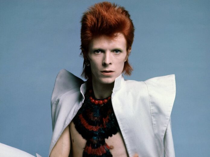 Auch legendäre Kostüme von David Bowie befinden sich unter den 80.000 Objekten.