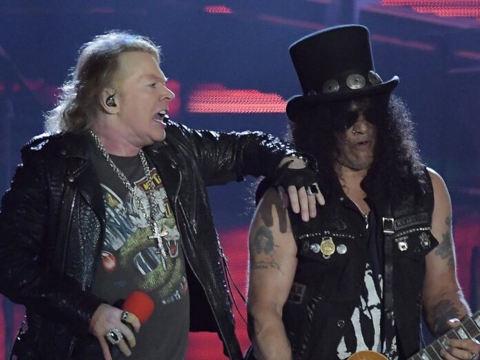 Axl Rose (li.) kommt mit Guns N' Roses im Juli nach Deutschland.