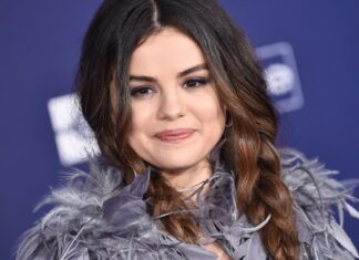 Der Beauty-Trend No-Make-up-Eyeliner sorgt für volle Wimpern à la Selena Gomez.