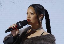 Rihanna während der Pressekonferenz zur Super-Bowl-Halbzeitshow.
