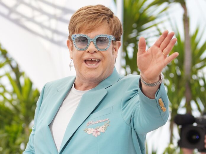 Elton John hat sich mit täglichem Laufen durch den Pool auf seinen großen Abschied vorbereitet.