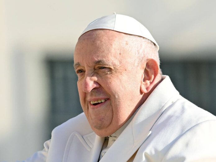 Papst Franziskus am Dienstag im Vatikan - einen Tag vor einer Klinikeinweisung.