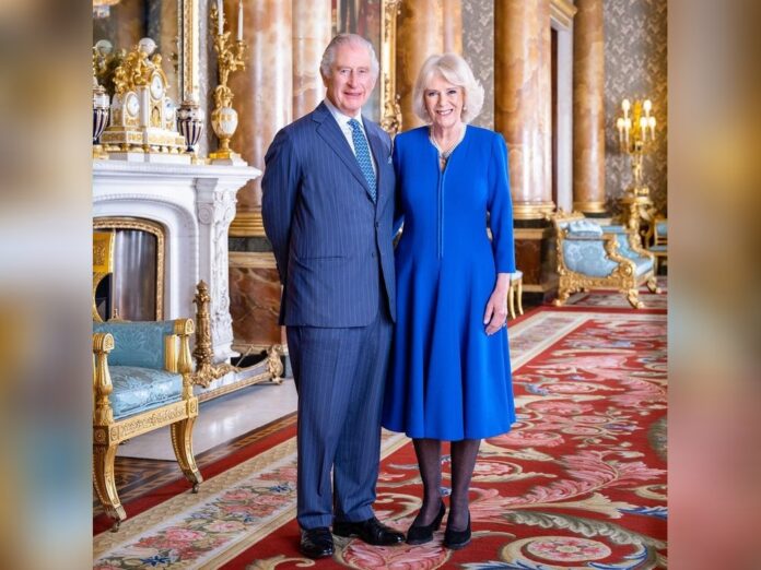 König Charles III. und Königin Camilla im Buckingham Palast.