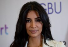 Kim Kardashian versucht sich erneut als Schauspielerin.