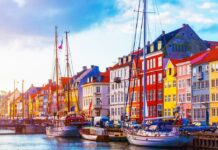 Der Nyhavn-Steg bietet einen guten Ausgangspunkt zur Erkundung von Kopenhagen.