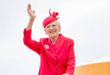 Königin Margrethe II. von Dänemark hat nach einer Rückenoperation ihren ersten öffentlichen Auftritt absolviert.