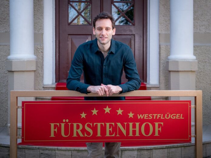 Tim Borys wird ab Juni im Hotel Fürstenhof der ARD-Serie 