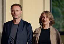 "Tatort: Nichts als die Wahrheit": Susanne Bonard (Corinna Harfouch) und Robert Karow (Mark Waschke) ermitteln gemeinsam.
