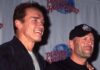 Arnold Schwarzenegger (li.) hat mit Bruce Willis zusammengearbeitet.