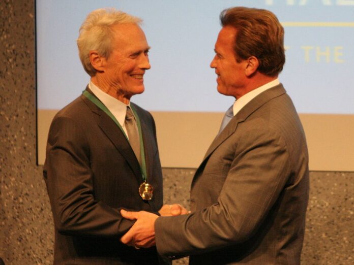 Clint Eastwood (l.) und Arnold Schwarzenegger im Jahr 2006 in Sacramento.