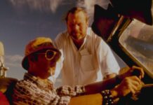 Johnny Depp (l.) mit Regisseur Terry Gilliam hinter den Kulissen von "Fear and Loathing in Las Vegas".