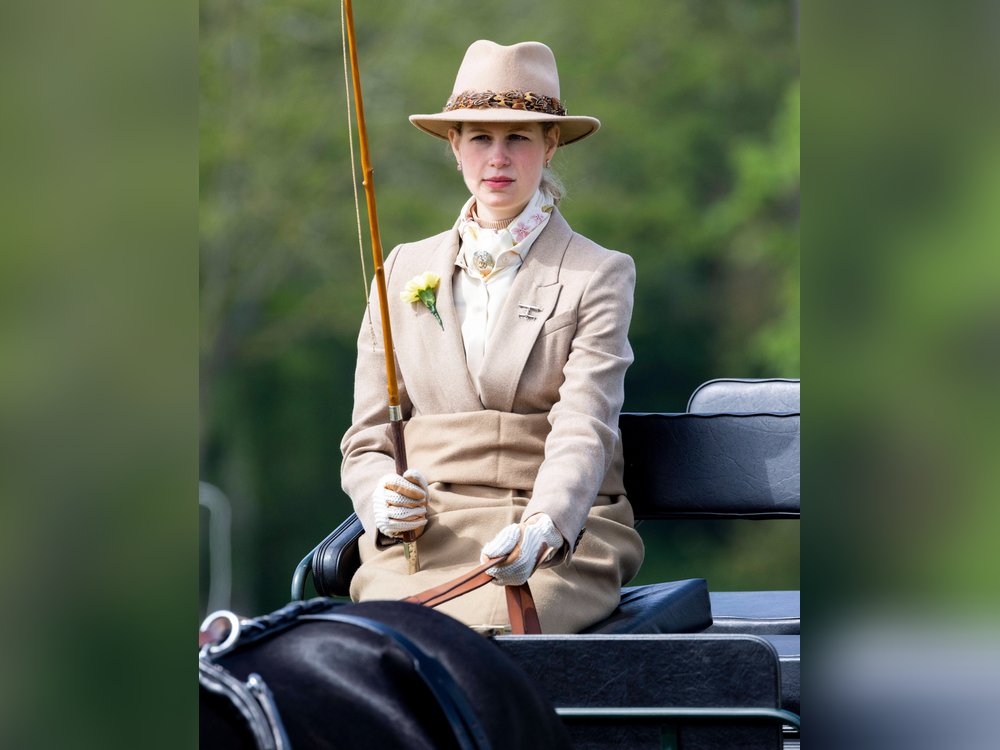 Lady Louise durfte bei der Royal Windsor Horse Show eine Kutsche mit zwei schwarzen Pferden lenken.