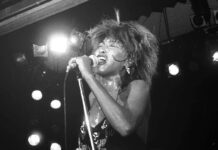 So liebten ihre Fans sie: Rockstar Tina Turner live on stage.