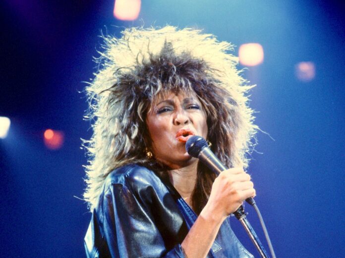 Tina Turner: Der Inbegriff energiegeladener Bühnenpräsenz
