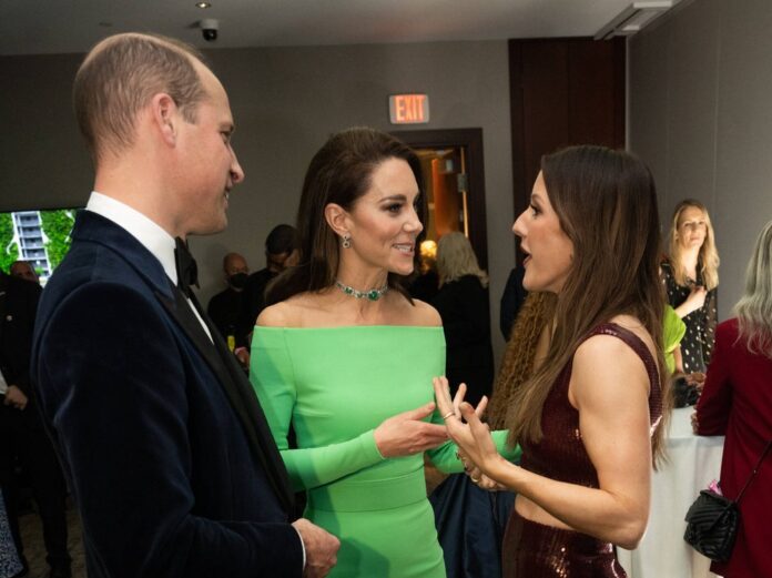 Im angeregten Gespräch bei den Earthshot Prize Awards am 2. Dezember 2022: Prinz William und Prinzessin Kate verstehen sich gut mit Ellie Goulding (re.).