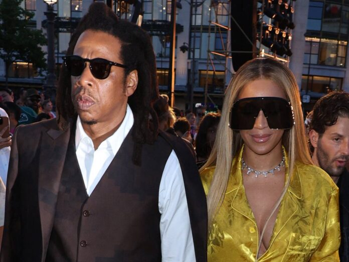 Jay-Z und Beyoncé unterstützten ihren Musikerfreund Pharrell Williams bei seinem neuen Job.