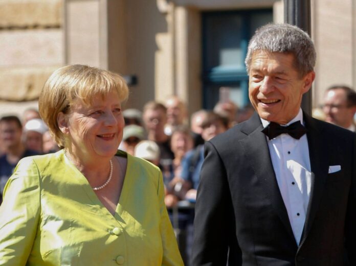 Angela Merkel mit ihrem Mann Joachim Sauer bei den Festspielen 2022.